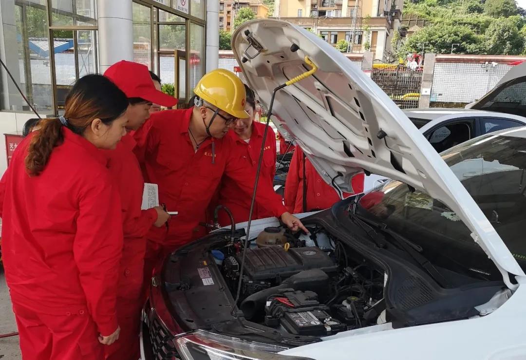 【太阳成集团tyc234cc先锋】伍虹澍：风雨中的逆行与坚守2