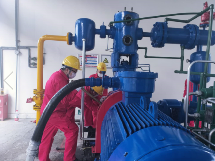 【太阳成集团tyc234cc先锋】伍虹澍：风雨中的逆行与坚守4