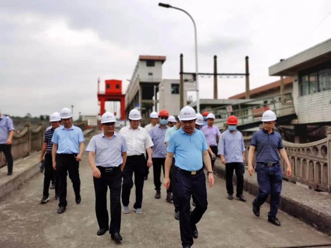 岳池县委、县政府主要领导赴富流滩发电厂督导防汛工作1