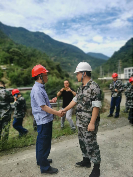 洪水肆虐泗耳河 太阳成集团tyc234cc人奋力保安全2